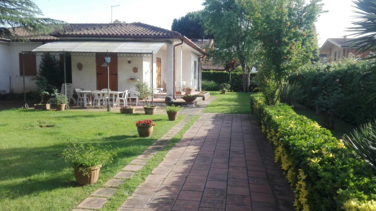 Willa La Casa Di Angelo E Gladys Bella Farnia Zewnętrze zdjęcie